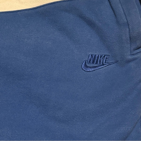 Nike Sportswear HBR Big Swoosh Shorts - Picture 2 of 5